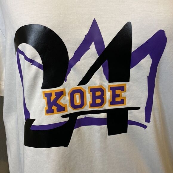 Banana Republic Medium Kobe Bryant 24 King Mamba T-Shirt Casual - Picture 2 of 5